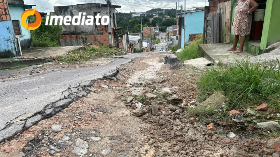 Moradores denunciam falta de infraestrutura em rua no bairro Nova Vitória