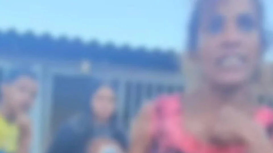 Mulher é presa após desligar sonda que alimentava o filho de 3 anos