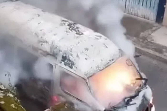 Vítimas carbonizadas em van são identificadas; Uma criança de 10 anos está entre elas