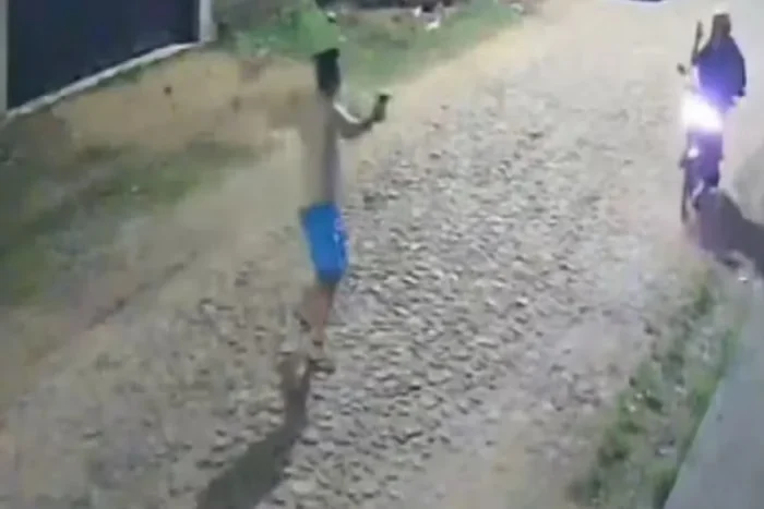 Veja Vídeo: entregador em moto é assaltado e morto com tiro na cabeça