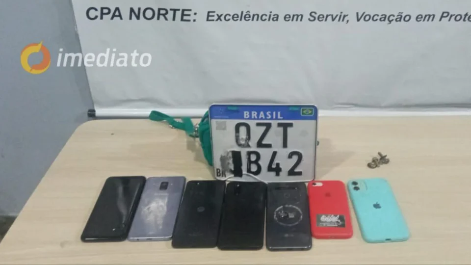 Polícia Militar recupera itens roubados em arrastão após rastrear celular de uma das vítimas