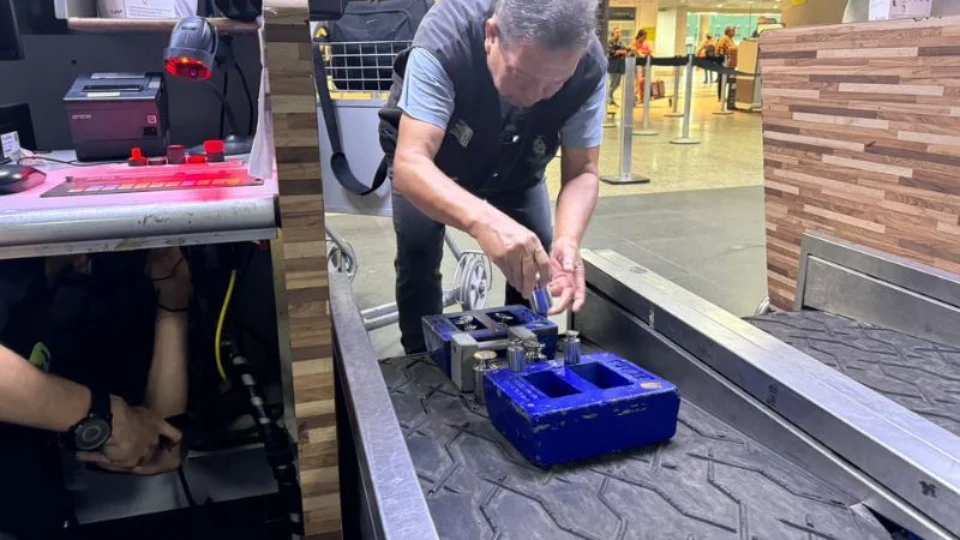 Ipem detecta irregularidades e interdita balanças no aeroporto de Manaus