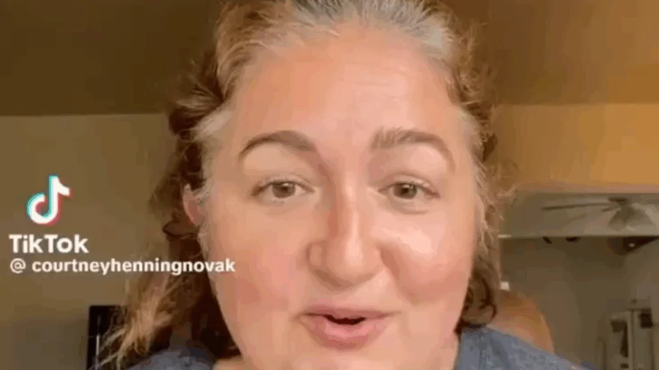 VEJA: Influencer literária gringa viraliza após fazer vídeo comentando sobre Memórias Póstumas de Brás Cubas