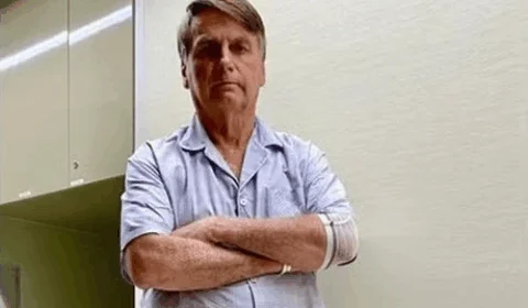 Bolsonaro segue internato sem previsão de alta e mostra ferimentos