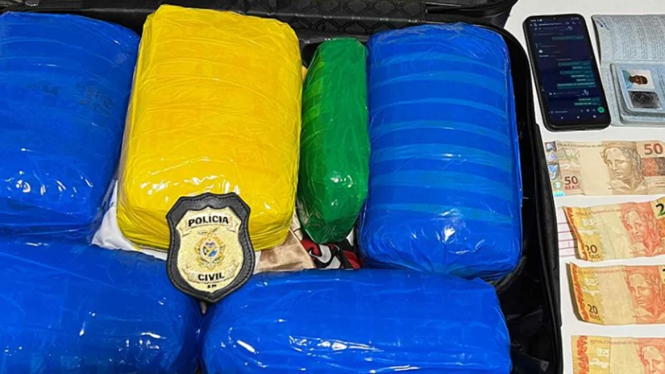 Homem é preso com drogas em mala avaliada em mais de R$ 100 mil em Uarini