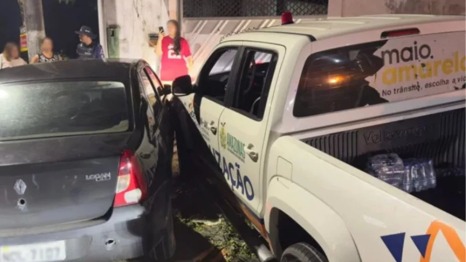 Motorista bêbado dirige na contramão pra fugir do DETRAN e quase causa acidente em Manaus