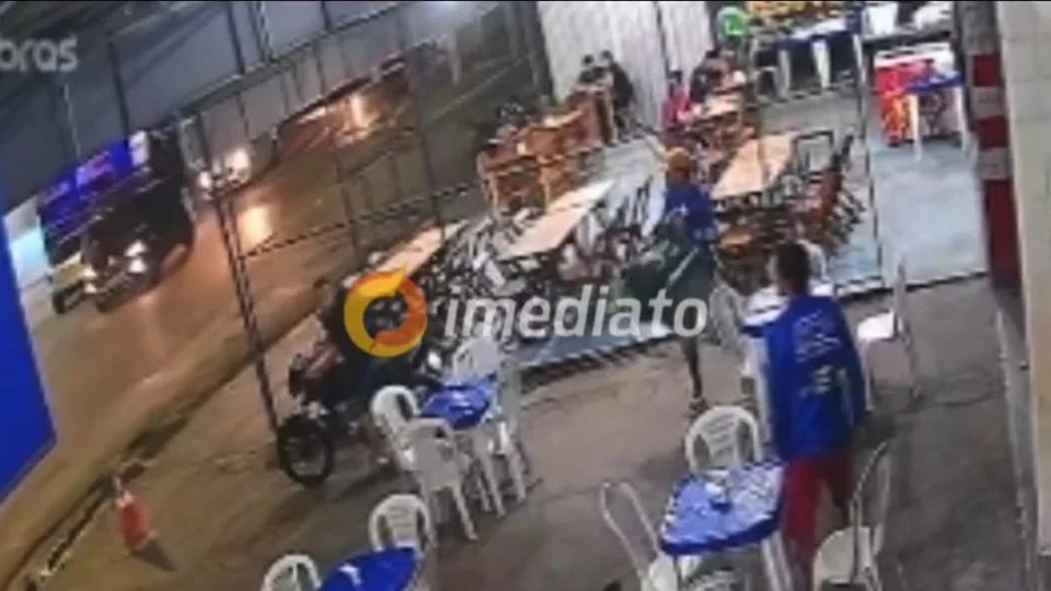 VEJA VÍDEO: Funcionário de lanchonete é baleado durante assalto no Monte das Oliveiras