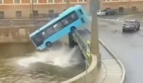 Três passageiros morrem e outros seis ficam feridos após ônibus cair em rio