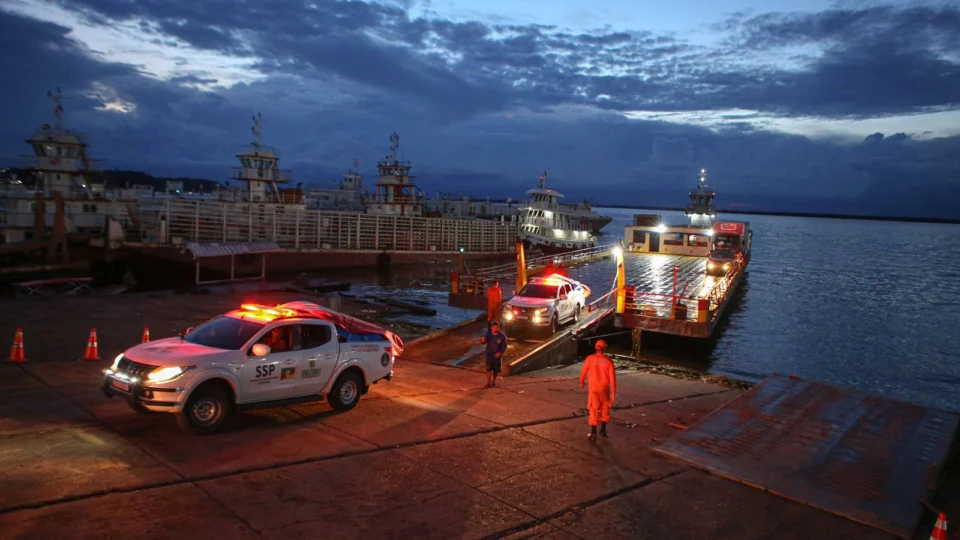 Bombeiros do Amazonas partem para ação de ajuda humanitária ao Rio Grande do Sul