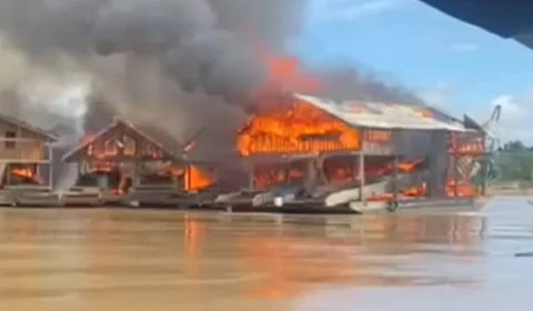 Vídeo: Polícia Federal destrói dragas utilizadas por garimpeiros em Humaitá