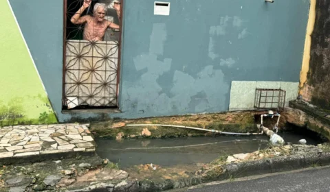 Casas correm risco de desabamento no Coroado