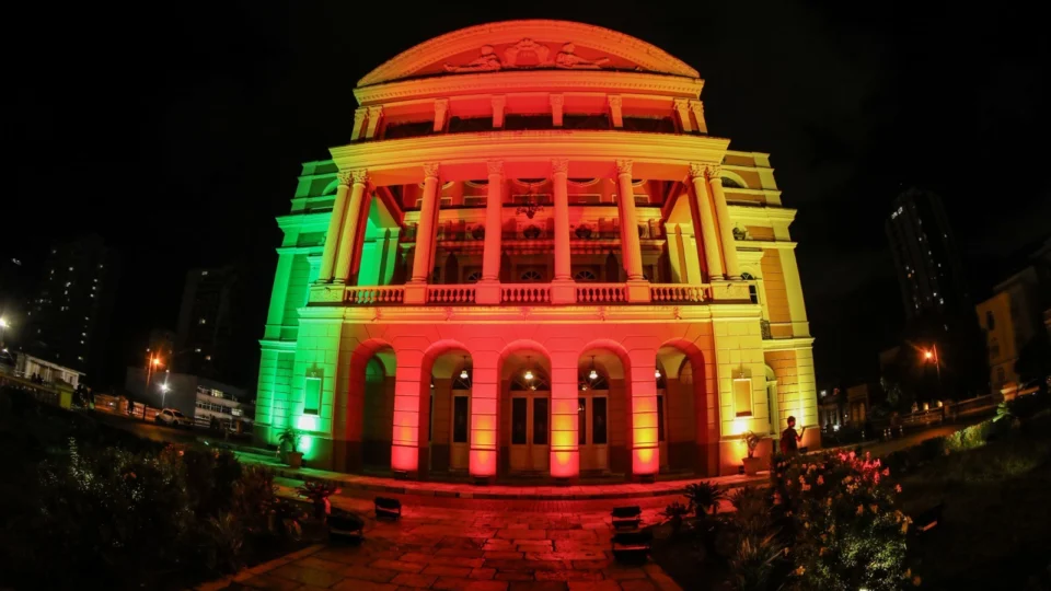 Show beneficente é promovido em Manaus para arrecadar suprimentos às vítimas do Rio Grande do Sul