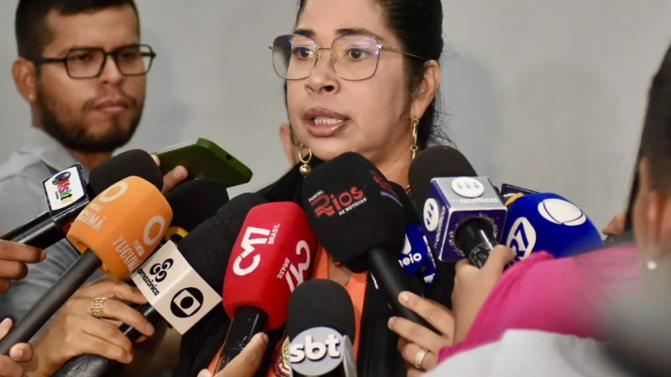 Delegada diz que criança de 2 anos encontrada morta embaixo do pai não foi vítima de estupro