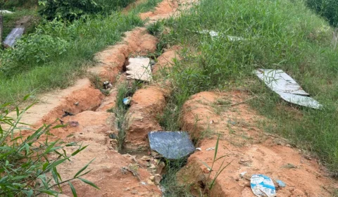 Moradores da rua Itarema denunciam situação precária