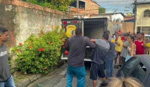 Homem leva golpe de arma branca em escadão, vai para casa e vai a óbito no Japiim