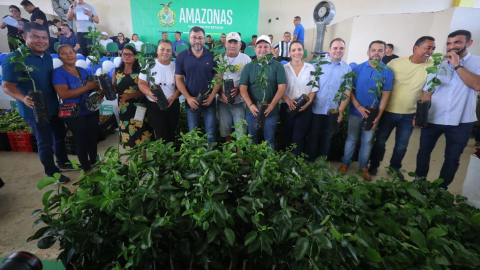 Governo do Amazonas beneficia produtores rurais de Parintins e Barreirinha