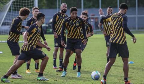 Amazonas FC encara Flamengo em partida de volta da Copa do Brasil