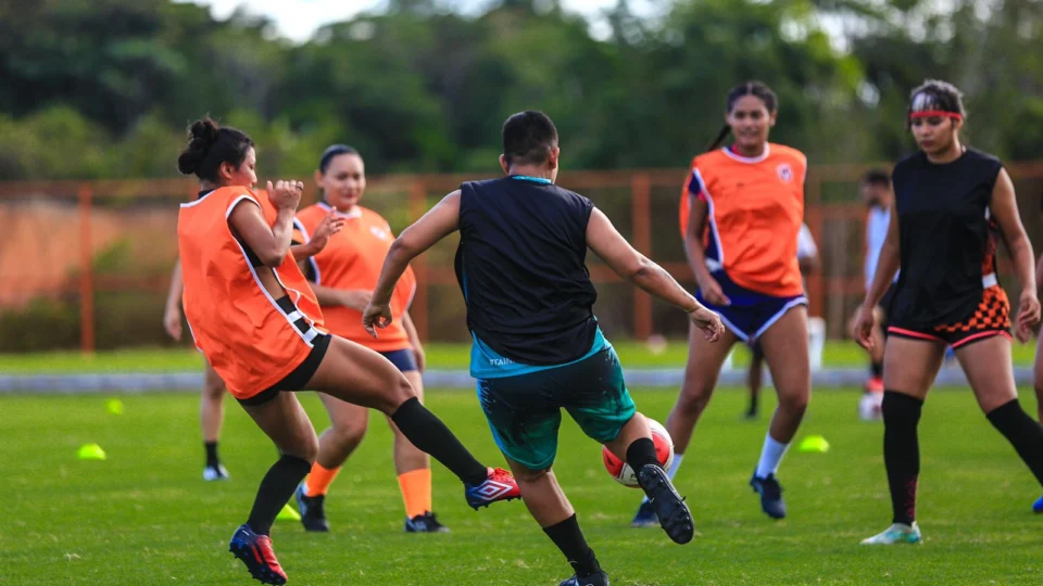 Manauara EC inicia treinos com time feminino