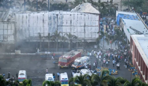 Incêndio deixa pelo menos sete bebês mortos e cinco feridos na Índia