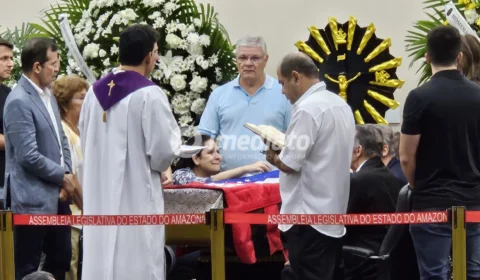 Arthur Bisneto é velado em auditório na Assembleia Legislativa do Amazonas