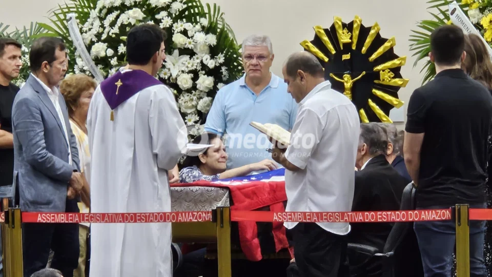 Arthur Bisneto é velado em auditório na Assembleia Legislativa do Amazonas