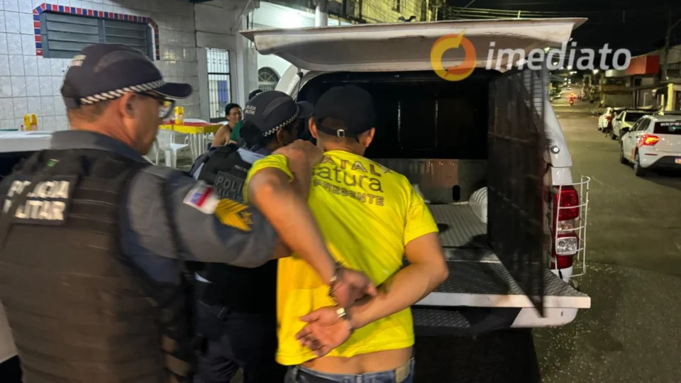 Homem é preso em flagrante após agredir a esposa no Amazonino Mendes