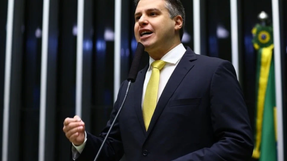 Velório de Arthur Virgílio Bisneto será realizado na Funerária Canaã; Familiares e amigos farão suas últimas homenagens