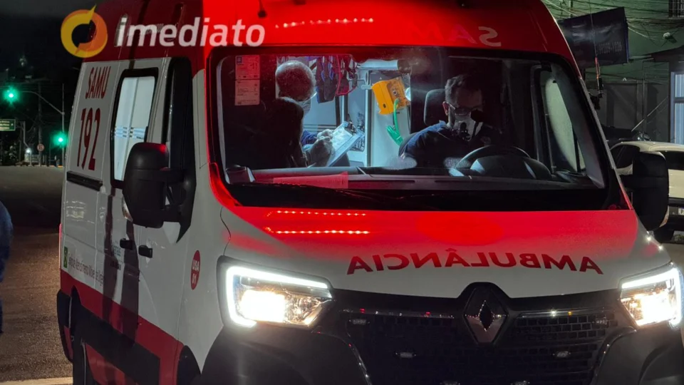 Médico das Forças Armadas atinge lateral de ônibus e fica desacordado na Praça 14