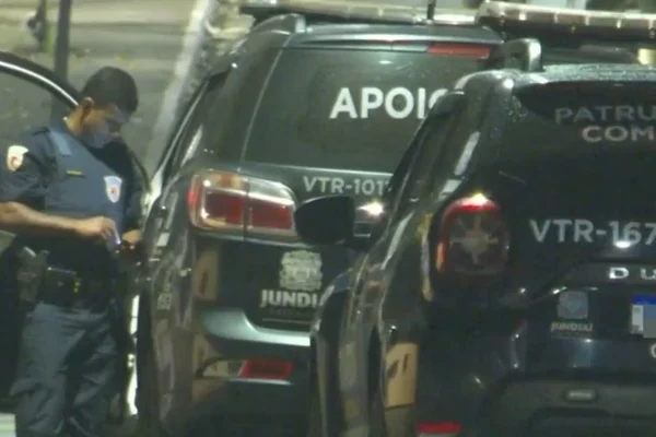 Adolescente de 16 anos mata a tiros e facadas pais adotivos e a irmã