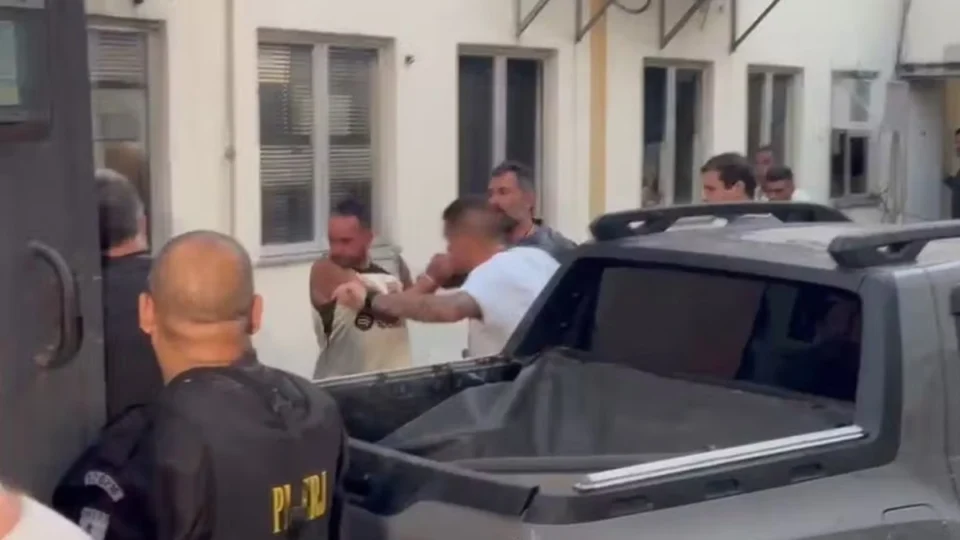 Suspeito de estuprar e matar menina no RJ é transferido no ‘CAVEIRÃO’ pra evitar retaliação da população