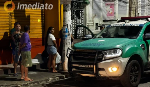 Morador de rua é brutalmente espancado no Centro de Manaus