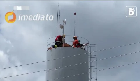 Trabalhador cai em tanque de água após ter equipamento rompido no bairro Flores