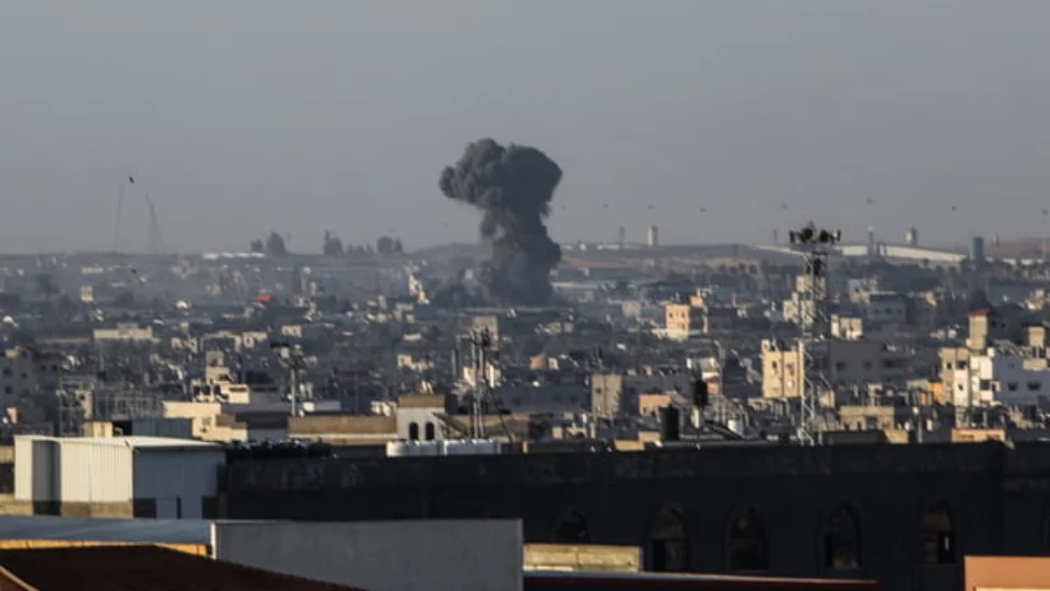 Passagem entre Gaza e Egito é invadida e passa a ser controlada por Israel