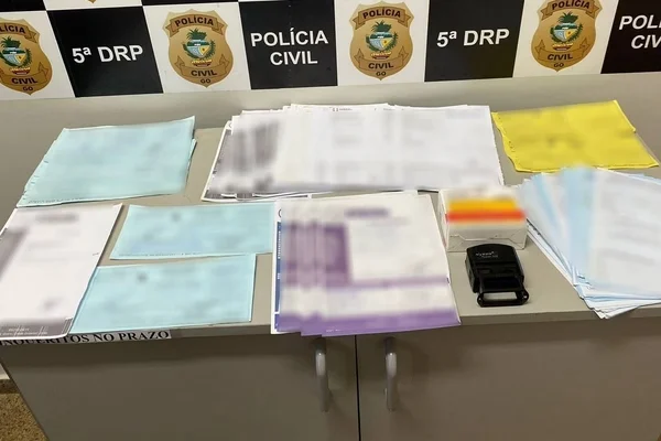 Polícia Civil prende farmacêutico que se passava por médico em Goiás