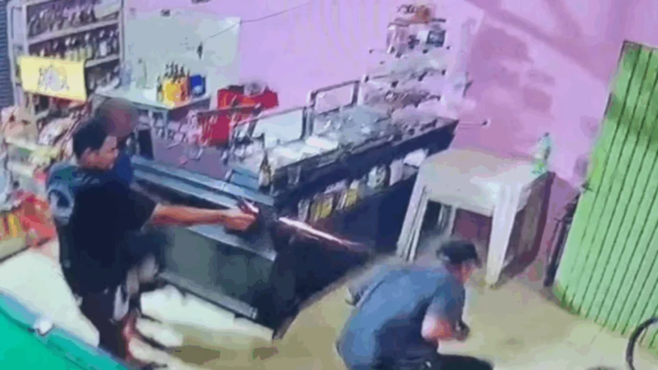 Veja Vídeo: guarda municipal de folga atira e mata homem em bar