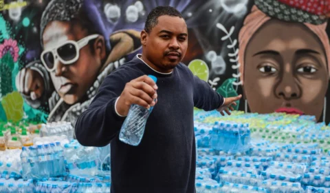 Rapper denuncia racismo ambiental no contexto da tragédia no RS