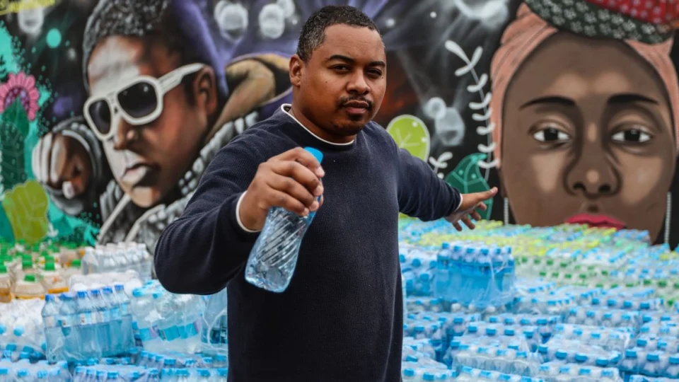 Rapper denuncia racismo ambiental no contexto da tragédia no RS