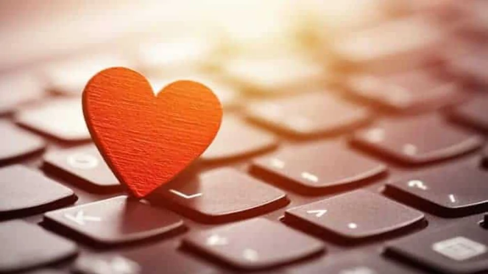 Homem cai em armadilha ao marcar encontro pela internet e tem a moto roubada em Manaus