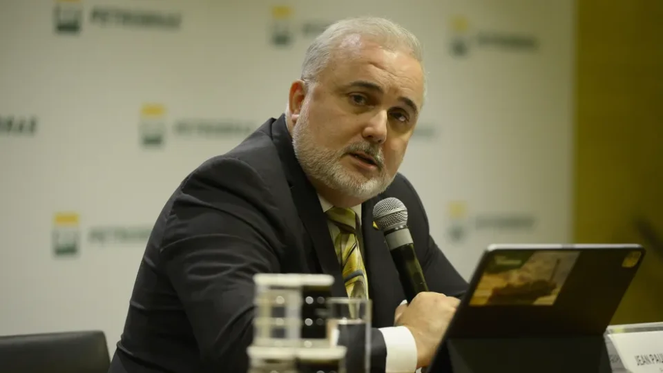 Lula exonera Presidente da Petrobras e coloca petista no lugar