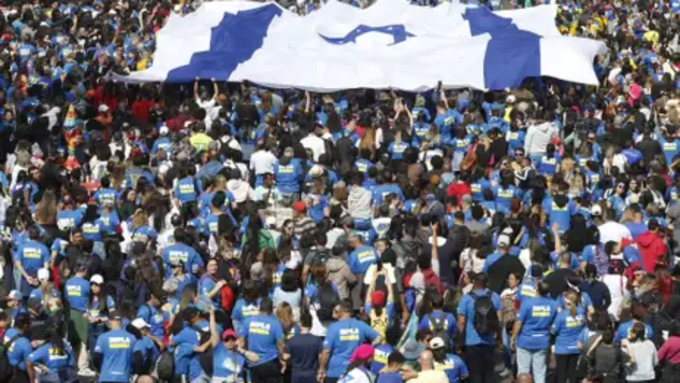 Marcha para Jesus reúne milhares de pessoas na capital paulista