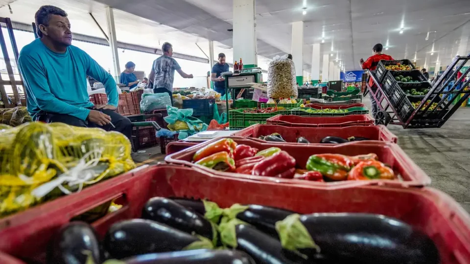 Batata, banana, laranja e melancia estão mais baratas segundo a Conab