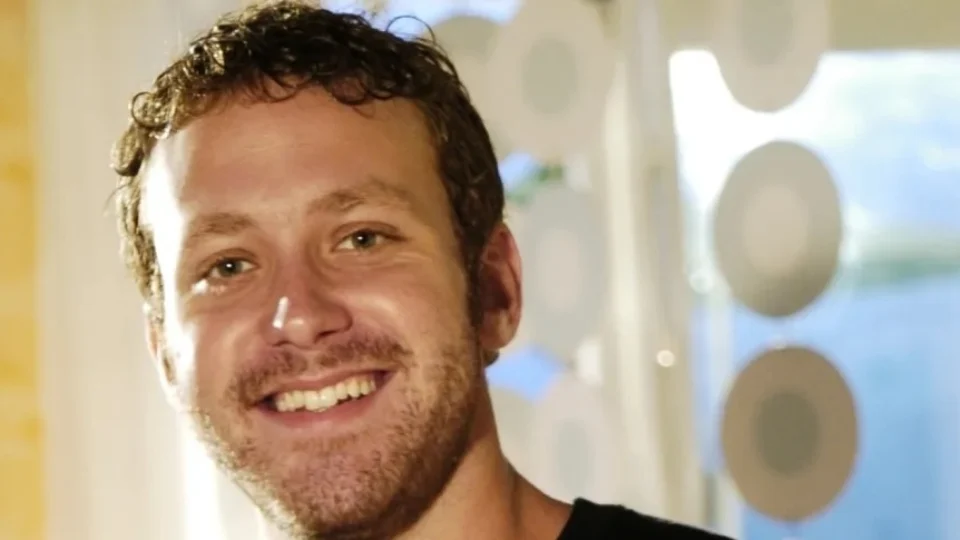 Após 2 anos sóbrio, Sérgio Hondjakoff negocia nova chance com a Globo