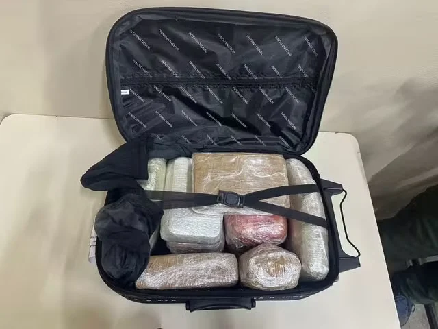 Mala com drogas é apreendida no aeroporto de São Gabriel da Cachoeira, interior do AM