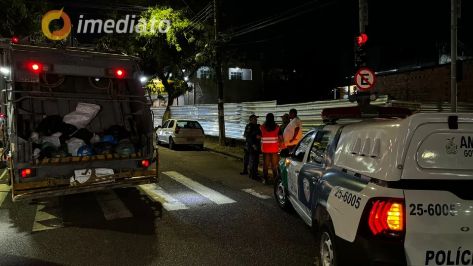 Mulher é atropelada por caminhão coletor de lixo na avenida Castelo Branco
