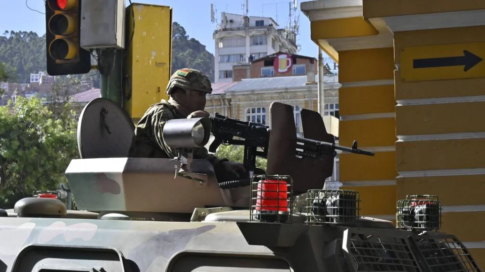 “Golpe de Estado na Bolívia: General Juan José Zúñiga revolução no país