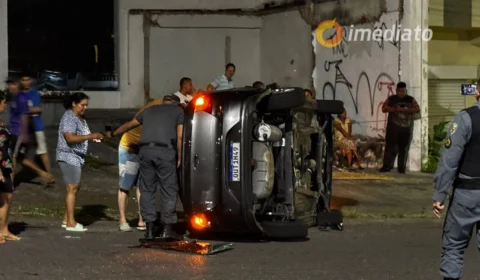 Colisão entre veículos acaba em capotamento e deixa um ferido na Praça 14