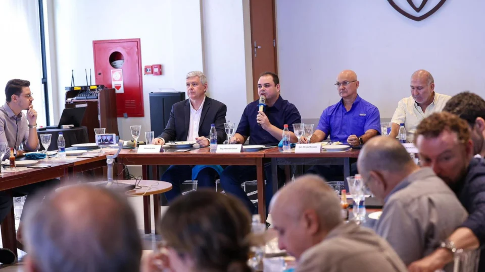 Pré-candidato Roberto Cidade apresenta propostas e escuta demandas de empresários ligados à Associação PanAmazônia