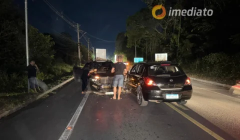 Grave acidente entre carreta e carro na BR-174 deixa feridos