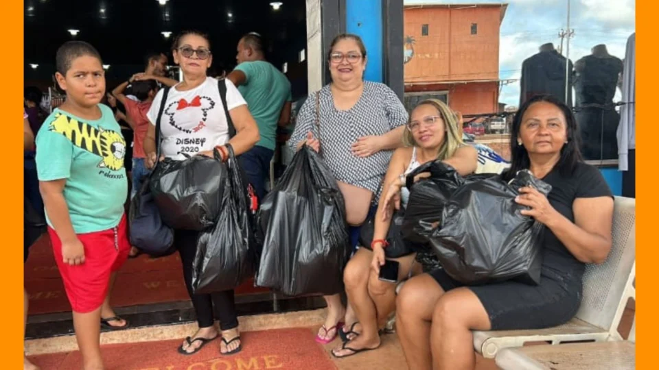 Turistas aproveitam o sábado para fazer compras em Lethen na Guiana