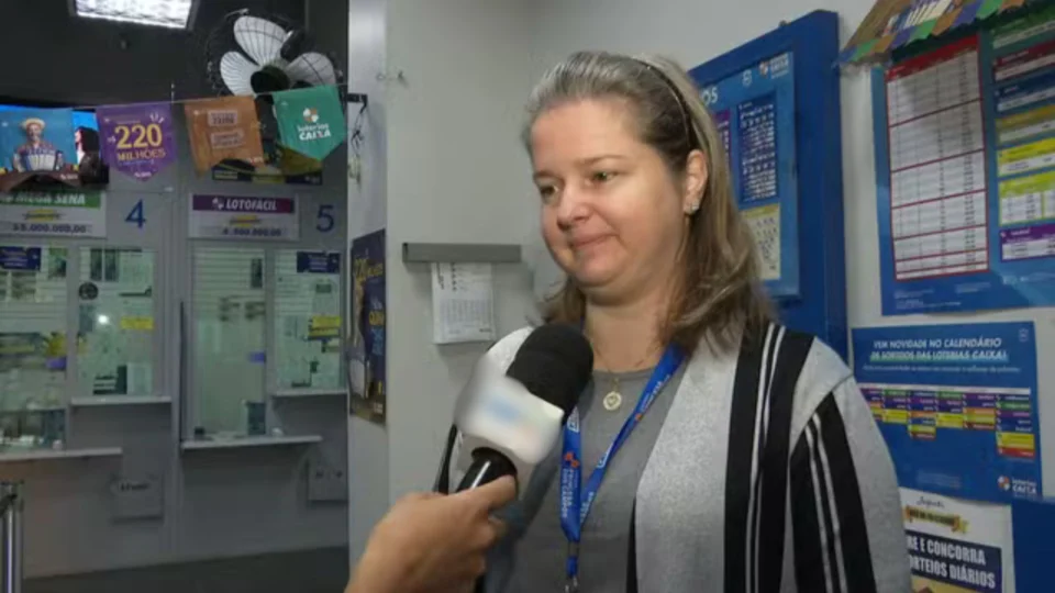 Mega-Sena: gerente de lotérica organiza bolão e não compra a cota depois de meses jogando e perde prêmio; A aposta levou R$115 milhões